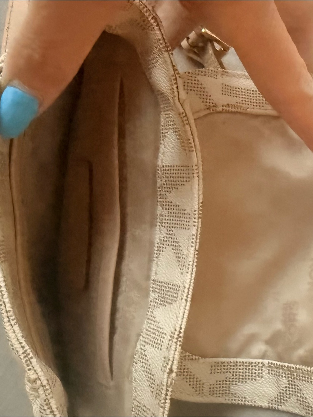 Michael Kors Beige Signature Logo Crossbody Bag mini bag - Picture 6 of 13